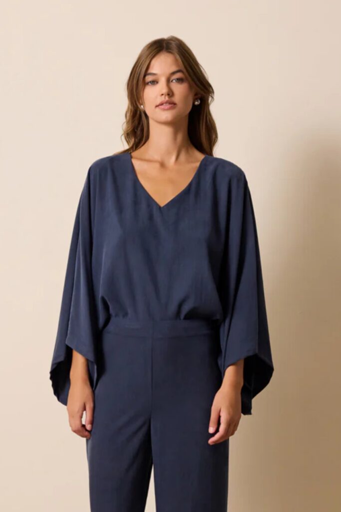 NAVY TOP